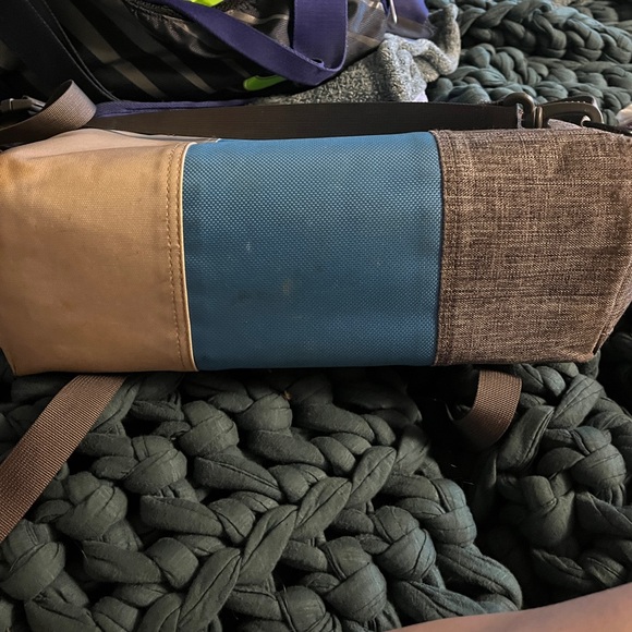 Timbuk2 Messenger Bag (small-fits 13-14” laptop) - Picture 8 of 11